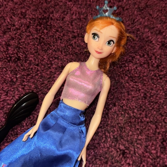 Anna Frozen Barbie Doll with top, blue skirt, black boots, tiara, & hairbrush​ - Picture 3 of 7
